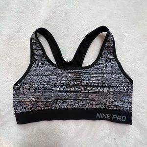 Nike pro sports bra